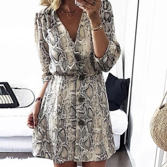 Zara Snake Print Flowy Sleeve Dress - Picture 4 of 10